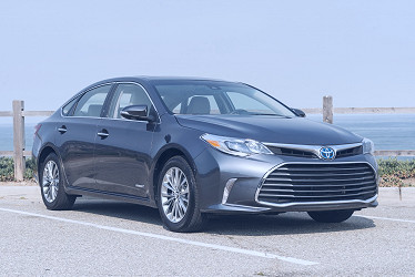 2017 Toyota Avalon Hybrid Review & Ratings | Edmunds